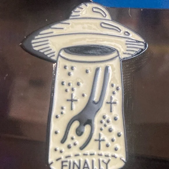 Cream & Black UFO Abduction Enamel Pin - Picture 1 of 3